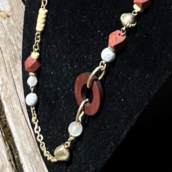 Lightweight long necklace with wood and misc beads - Picture 4 of 10